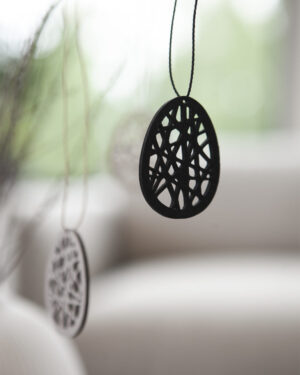 Steninge tré páskaegg, svart