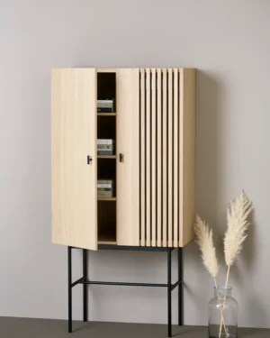 Array Skápur - Hvíttuð eik