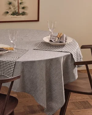 Ramona Borðdúkur, 140*140 cm - Brúnn