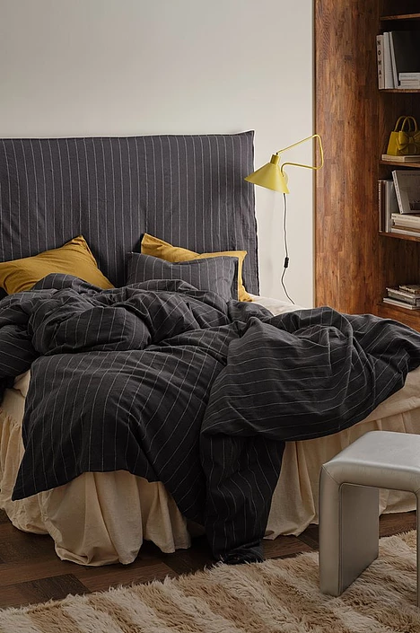 Elly rúmföt (einföld)- Thin stripe, öskugrátt með kremuðum röndum