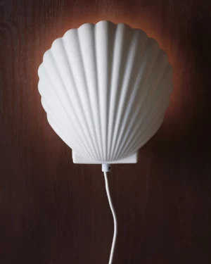 Shelly skelja vegglampi