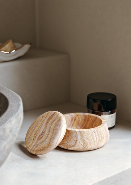 Serene lág krukka úr Regnboga sandsteini